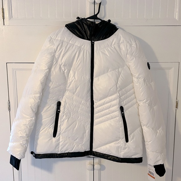 Michael Kors White and Black Puffer Jacket - Picture 2 of 6